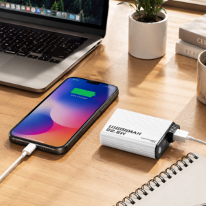Konfulan mini 10.000 mah powerbank beyaz küçük hızlı şarj 22.5 hızında usb type-c girişli